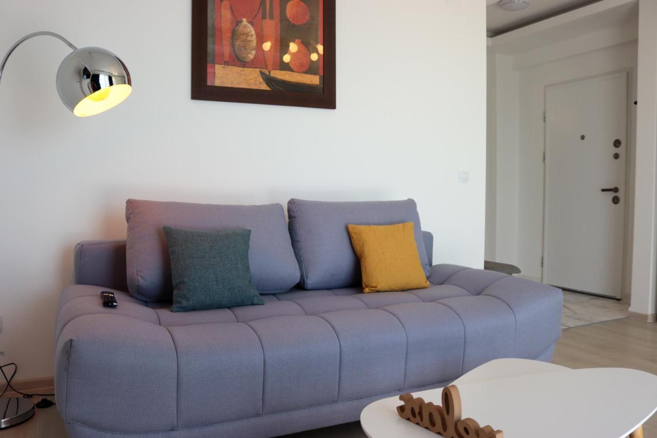 Azure Sea Apartments - Bychoice Mamaia Buitenkant foto