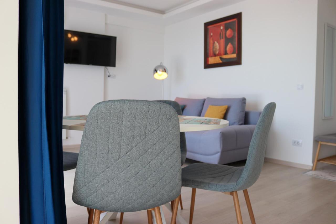 Azure Sea Apartments - Bychoice Mamaia Buitenkant foto