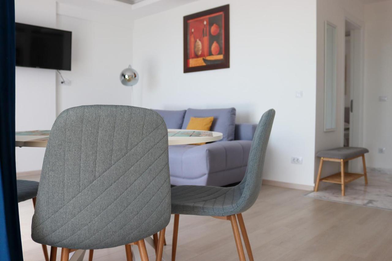 Azure Sea Apartments - Bychoice Mamaia Buitenkant foto
