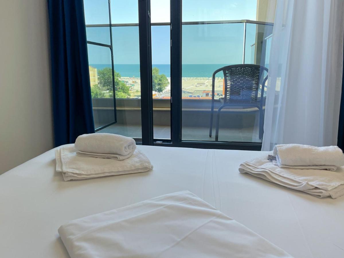 Azure Sea Apartments - Bychoice Mamaia Buitenkant foto