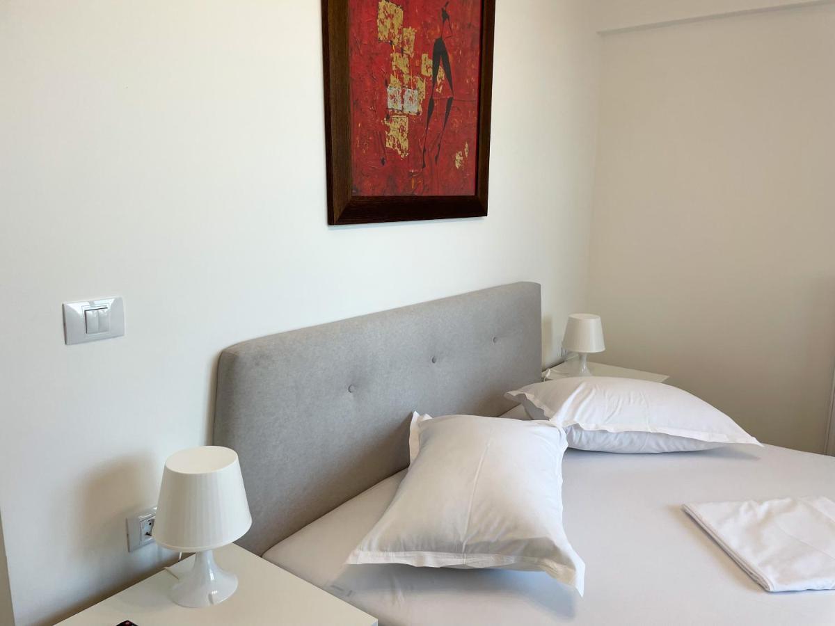Azure Sea Apartments - Bychoice Mamaia Buitenkant foto