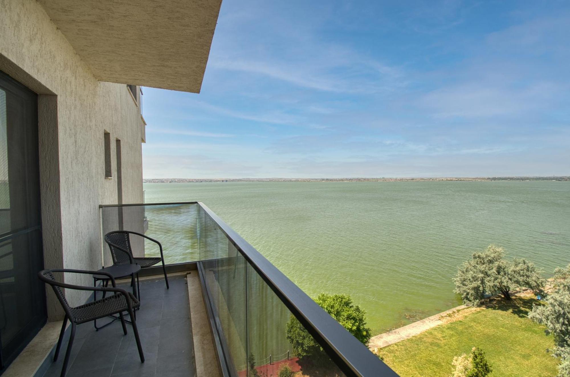 Azure Sea Apartments - Bychoice Mamaia Buitenkant foto