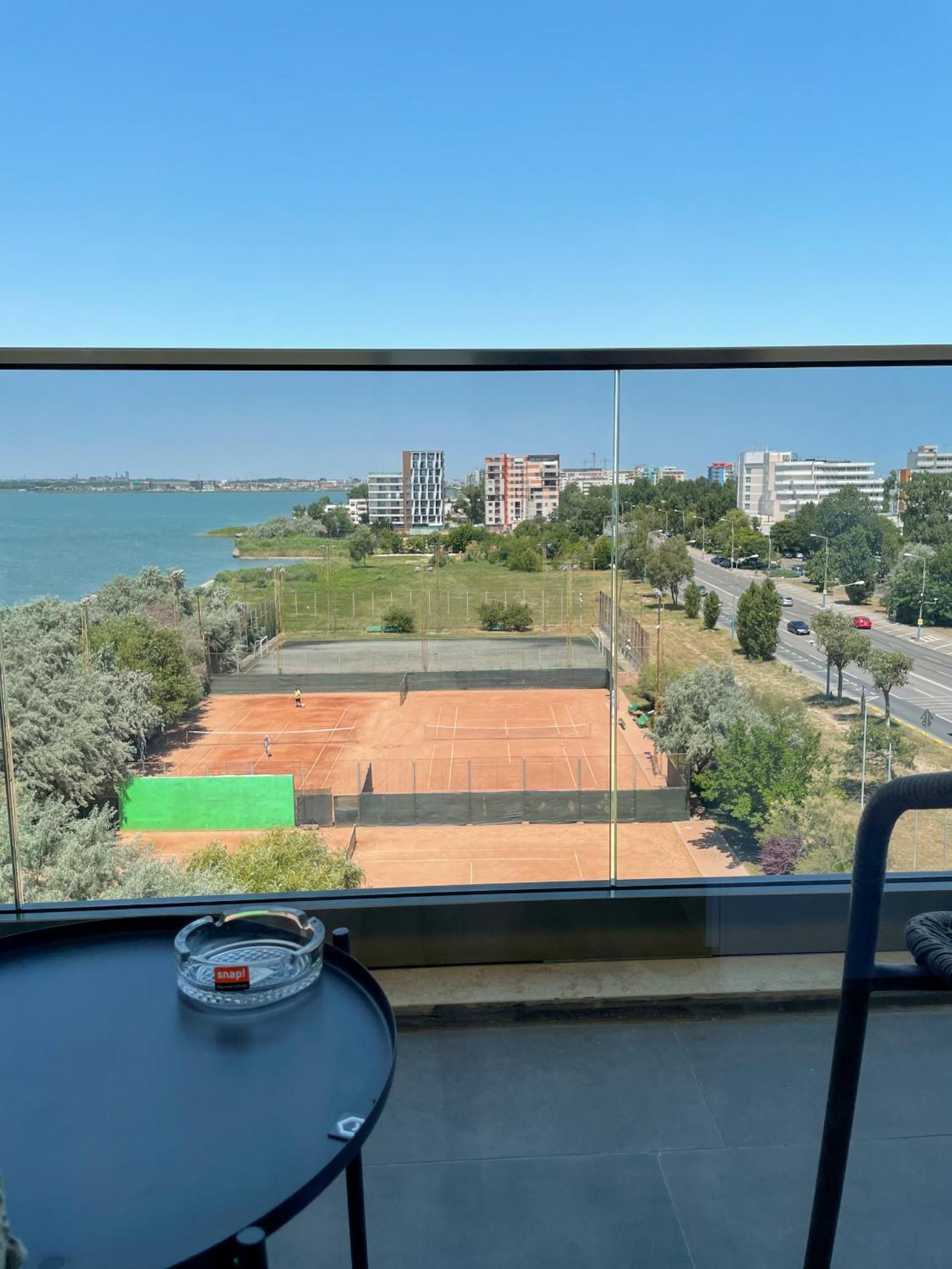 Azure Sea Apartments - Bychoice Mamaia Kamer foto